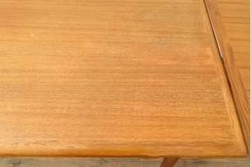 ビンテージ家具　北欧ヴィンテージ　明るい木色がぬくもりを感じるチーク材製エクステンションテーブル(拡張式テーブル、ダイニングテーブル、6人掛け、4人掛け)(R-050132)