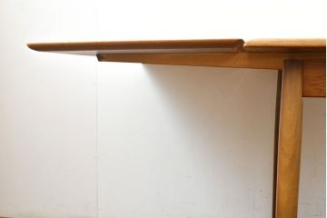 ビンテージ家具　北欧ヴィンテージ　明るい木色がぬくもりを感じるチーク材製エクステンションテーブル(拡張式テーブル、ダイニングテーブル、6人掛け、4人掛け)(R-050132)