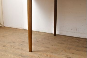 ビンテージ家具　北欧ヴィンテージ　明るい木色がぬくもりを感じるチーク材製エクステンションテーブル(拡張式テーブル、ダイニングテーブル、6人掛け、4人掛け)(R-050132)