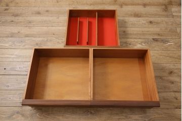 北欧家具　北欧ヴィンテージ　チーク材　ユニークなつくりのサイドボード(サイドキャビネット、収納棚、ビンテージ)(R-050133)