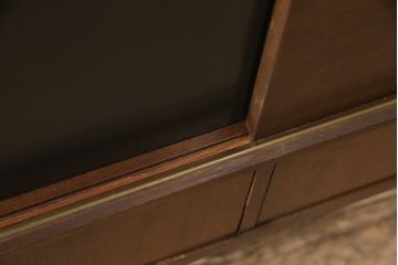 イギリスビンテージ　G-PLAN(ジープラン)　トーラ材　BBシリーズ(Black&Brass)のサイドボード(サイドキャビネット、ヴィンテージ)(R-050140)