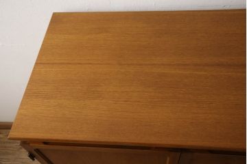 イギリスヴィンテージ　チーク材　レトロモダンなテレビキャビネット(収納棚、戸棚、サイドキャビネット、ビンテージ)(R-050145)