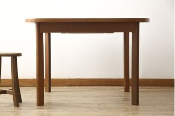 ビンテージ家具　北欧ヴィンテージ　G-PLAN(ジープラン)　チーク材のあたたかみを感じるダイニングテーブル(エクステンションテーブル、拡張式テーブル)(R-050159)