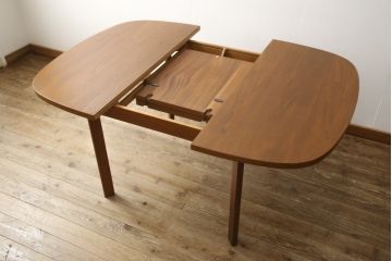 ビンテージ家具　北欧ヴィンテージ　G-PLAN(ジープラン)　チーク材のあたたかみを感じるダイニングテーブル(エクステンションテーブル、拡張式テーブル)(R-050159)