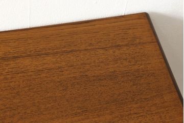 イギリスビンテージ　北欧スタイル　G-PLAN(ジープラン)　チーク材のあたたかみを感じるサイドボード(サイドキャビネット、収納棚、戸棚、ヴィンテージ)(R-050160)