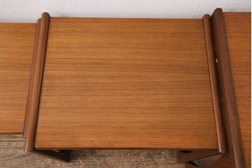 イギリスヴィンテージ　北欧スタイル　G-PLAN(ジープラン)　チーク材　温かみのある木味が魅力のネストテーブル(サイドテーブル)(R-050161)