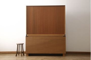 イギリスヴィンテージ　G-PLAN(ジープラン)　Fresco(フレスコ)　温かな雰囲気漂うキャビネット(カップボード、食器棚、収納棚、ビンテージ)(R-050162)