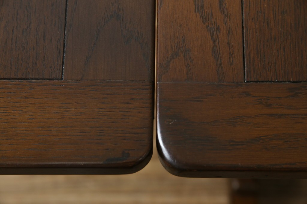 ヴィンテージ家具　イギリス　ERCOL(アーコール)　ニレ材　カントリースタイルにおすすめのドローリーフテーブル　(R-050163)