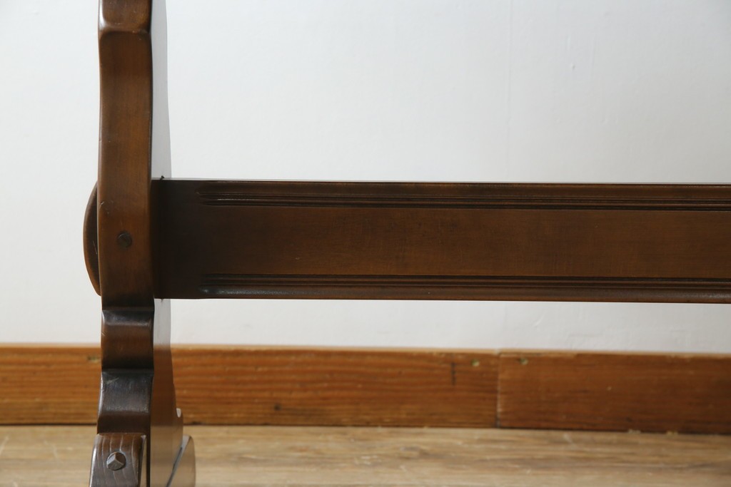 ヴィンテージ家具　イギリス　ERCOL(アーコール)　ニレ材　カントリースタイルにおすすめのドローリーフテーブル　(R-050163)