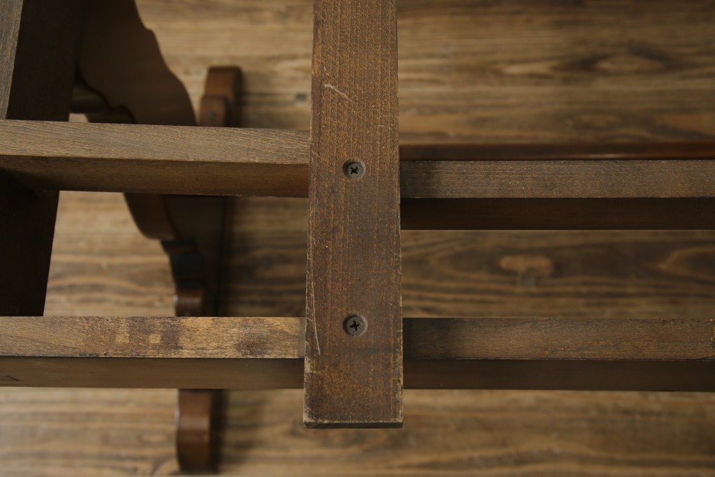 ヴィンテージ家具　イギリス　ERCOL(アーコール)　ニレ材　カントリースタイルにおすすめのドローリーフテーブル　(R-050163)