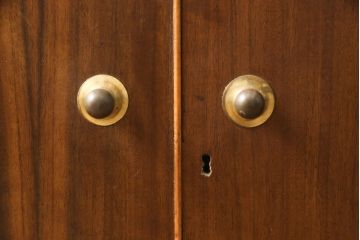 北欧ヴィンテージ　希少なサイズ!　小振りで可愛らしいライティングビューロー(収納棚、キャビネット、ビンテージ)(R-050167)