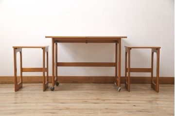 ヴィンテージ家具　北欧スタイル　 A.H McINTOSH(マッキントッシュ)　チーク材製の多機能なネストテーブル(エクステンションテーブル、サイドテーブル、ビンテージ)(R-050173)