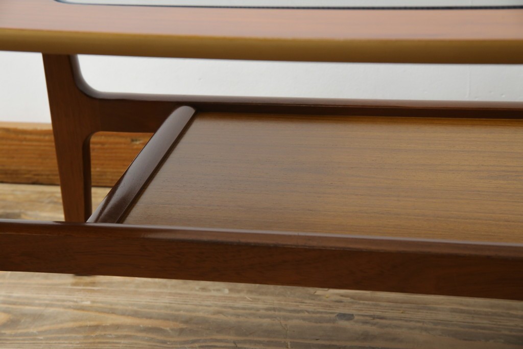 北欧ヴィンテージ　チーク材　スタイリッシュなガラストップテーブル　(R-050175)