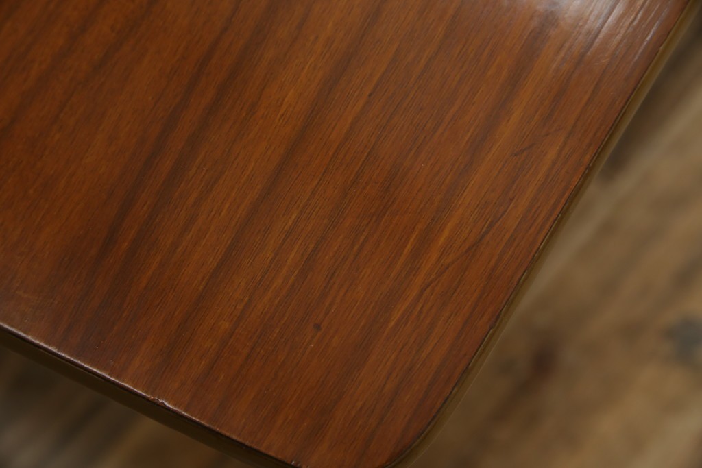 北欧ヴィンテージ　チーク材　スタイリッシュなガラストップテーブル　(R-050175)