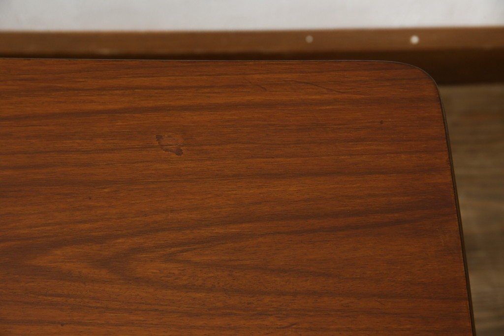 北欧ヴィンテージ　チーク材　スタイリッシュなガラストップテーブル　(R-050175)