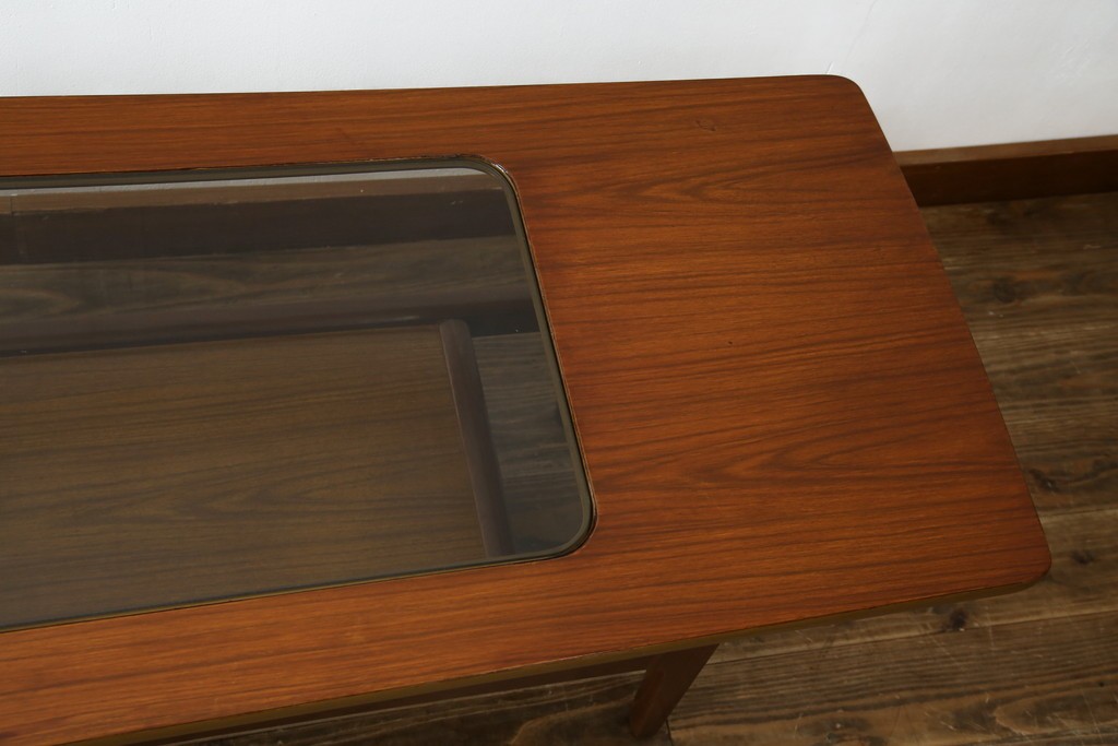 北欧ヴィンテージ　チーク材　スタイリッシュなガラストップテーブル　(R-050175)