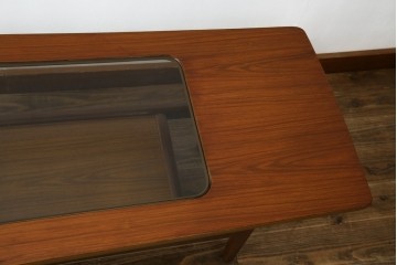 北欧ヴィンテージ　チーク材　スタイリッシュなガラストップテーブル　(R-050175)