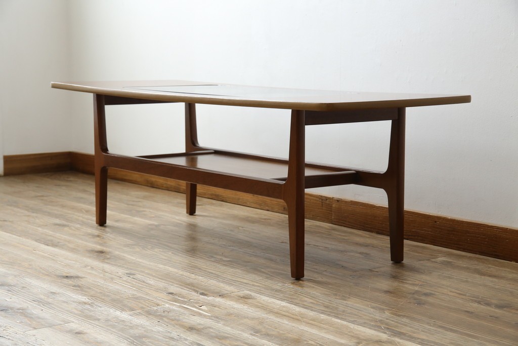 北欧ヴィンテージ　チーク材　スタイリッシュなガラストップテーブル　(R-050175)