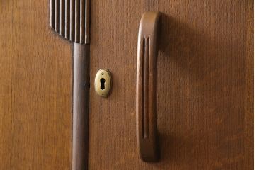 イギリスアンティーク　オーク材　こだわりの意匠が光るワードローブ(洋服タンス)(R-050184)