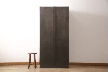 イギリスアンティーク　オーク材　こだわりの意匠が光るワードローブ(洋服タンス)(R-050184)