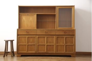 ヴィンテージ家具　イギリスビンテージ　nathan社(ネイサン)　温かみのあるキャビネット(カップボード、食器棚、収納棚)(R-050191)