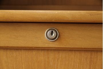 ヴィンテージ家具　イギリスビンテージ　nathan社(ネイサン)　温かみのあるキャビネット(カップボード、食器棚、収納棚)(R-050191)