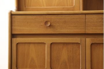 ヴィンテージ家具　イギリスビンテージ　nathan社(ネイサン)　温かみのあるキャビネット(カップボード、食器棚、収納棚)(R-050191)