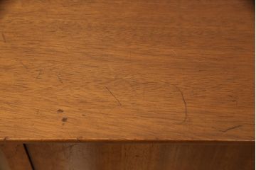 イギリスヴィンテージ　HERBERT E GIBBS(ハーバート・E・ギブス)　チーク材　サイドボード(キャビネット、ブックケース、飾り棚、ビンテージ)(R-050195)