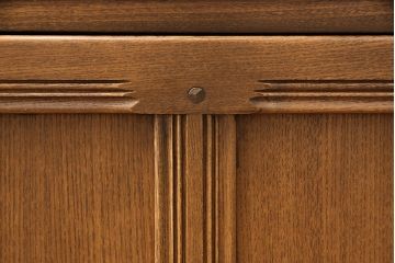 イギリスヴィンテージ　ERCOL(アーコール)　希少モデル!　ニレ材製のおしゃれな細型キャビネット(収納棚、飾り棚、食器棚、ビンテージ)(R-050200)