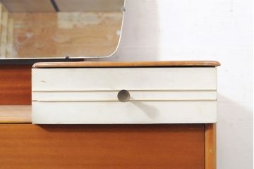 イギリスヴィンテージ　北欧家具　チーク材　レトロな雰囲気あふれるドレッサー(鏡台、化粧台、引き出し、ビンテージ)(R-050201)