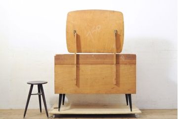 イギリスヴィンテージ　北欧家具　チーク材　レトロな雰囲気あふれるドレッサー(鏡台、化粧台、引き出し、ビンテージ)(R-050201)