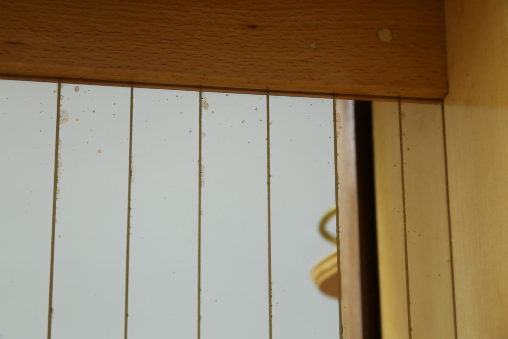 イギリスヴィンテージ　北欧　ビューティリティ Beautility　スタイリッシュな佇まいが魅力的な珍しいつくりのサイドボード　(R-050203)