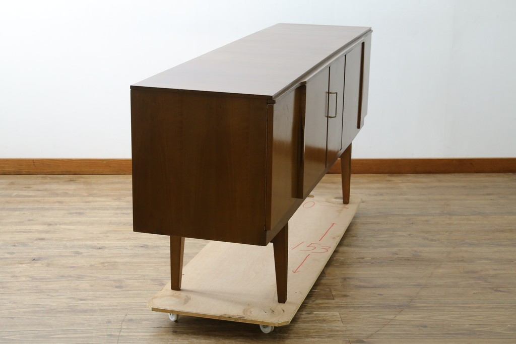 イギリスヴィンテージ　北欧　ビューティリティ Beautility　スタイリッシュな佇まいが魅力的な珍しいつくりのサイドボード　(R-050203)