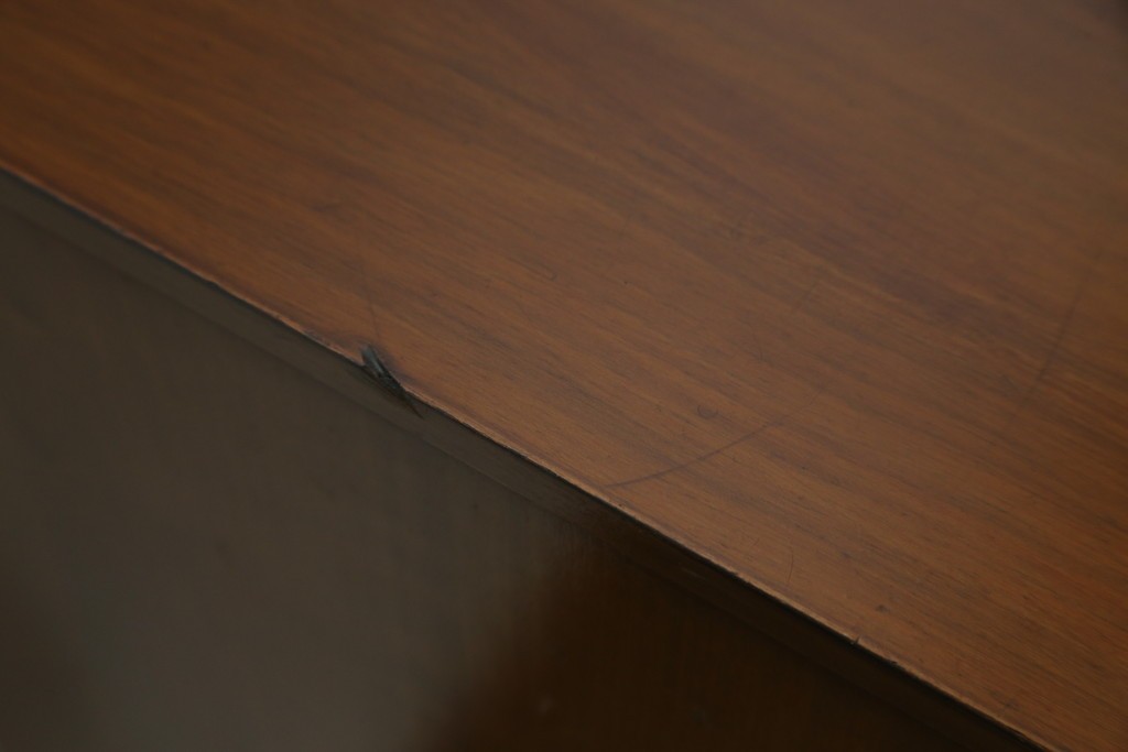 イギリスヴィンテージ　北欧　ビューティリティ Beautility　スタイリッシュな佇まいが魅力的な珍しいつくりのサイドボード　(R-050203)