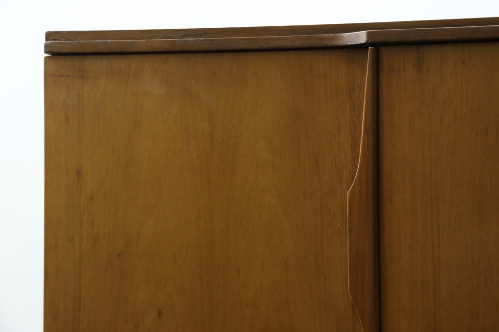 イギリスヴィンテージ　北欧　ビューティリティ Beautility　スタイリッシュな佇まいが魅力的な珍しいつくりのサイドボード　(R-050203)