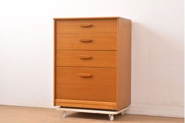 北欧ヴィンテージ　北欧家具　チーク材　温かみのある空間を演出するサイドチェスト(引き出し、ビンテージ)(R-050207)