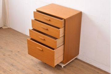 北欧ヴィンテージ　北欧家具　チーク材　温かみのある空間を演出するサイドチェスト(引き出し、ビンテージ)(R-050207)