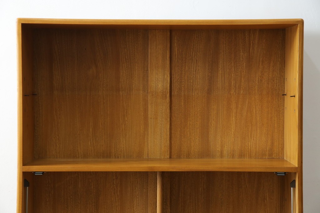 イギリスヴィンテージ　ERCOL(アーコール)　ニレ材製のキャビネット　(R-050208)