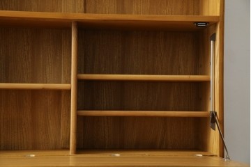 イギリスヴィンテージ　ERCOL(アーコール)　ニレ材製のキャビネット　(R-050208)