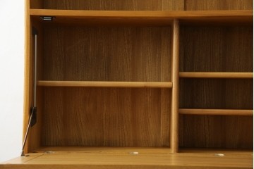 イギリスヴィンテージ　ERCOL(アーコール)　ニレ材製のキャビネット　(R-050208)