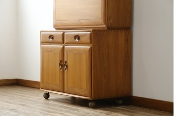 イギリスヴィンテージ　ERCOL(アーコール)　ニレ材製のキャビネット　(R-050208)