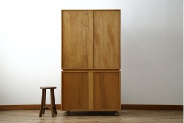 イギリスヴィンテージ　ERCOL(アーコール)　ニレ材製のキャビネット　(R-050208)