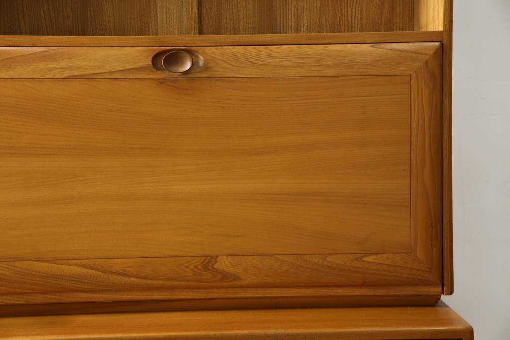 イギリスヴィンテージ　ERCOL(アーコール)　ニレ材製のキャビネット　(R-050208)