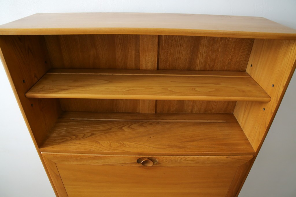 イギリスヴィンテージ　ERCOL(アーコール)　ニレ材製のキャビネット　(R-050208)