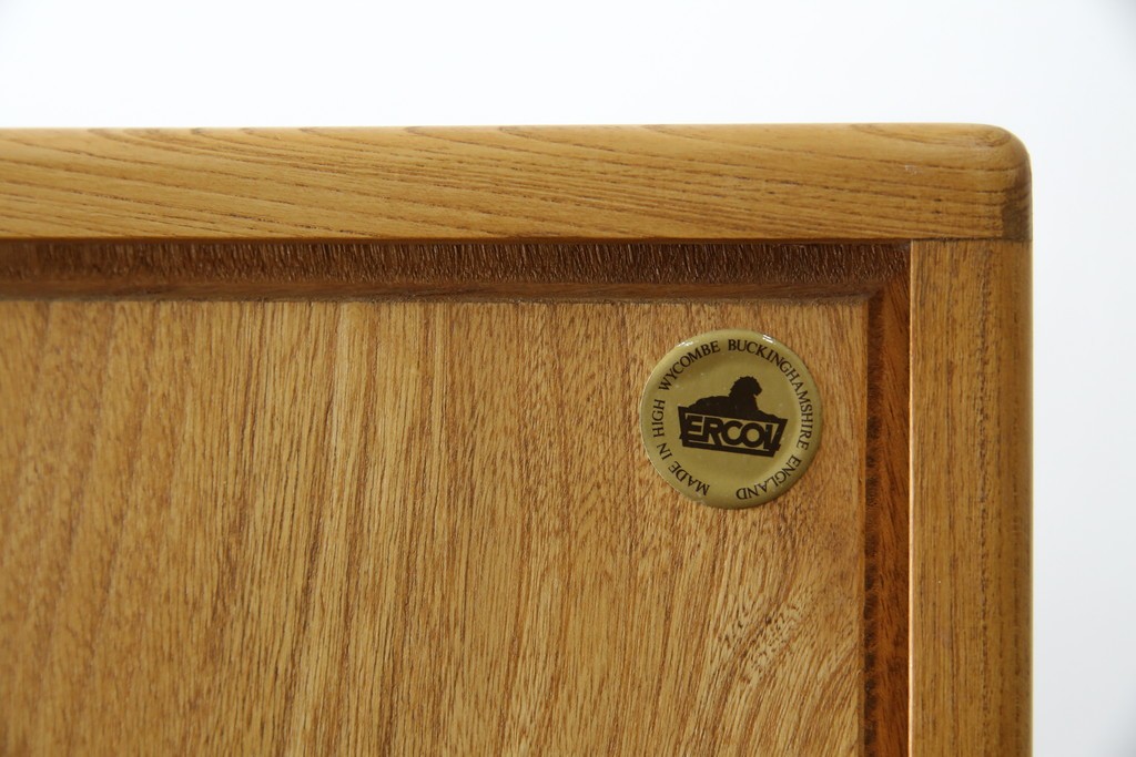 イギリスヴィンテージ　ERCOL(アーコール)　ニレ材製のキャビネット　(R-050208)