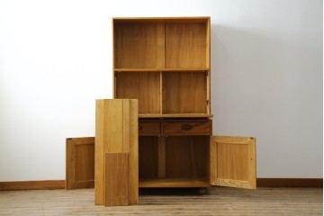イギリスヴィンテージ　ERCOL(アーコール)　ニレ材製のキャビネット　(R-050208)
