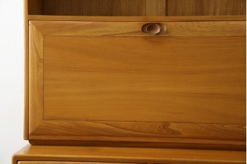 イギリスヴィンテージ　ERCOL(アーコール)　ニレ材製のキャビネット　(R-050208)