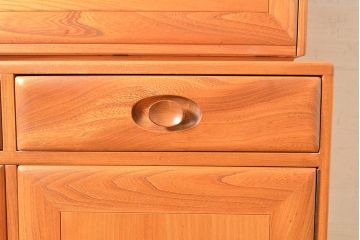 イギリスヴィンテージ　ERCOL(アーコール)　ニレ材製のキャビネット(カップボード、食器棚、収納棚、ビンテージ、飾り棚、陳列棚)(R-050208)