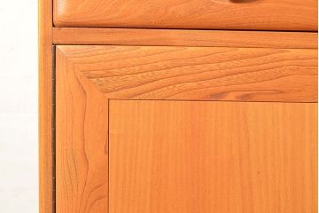 イギリスヴィンテージ　ERCOL(アーコール)　ニレ材製のキャビネット(カップボード、食器棚、収納棚、ビンテージ、飾り棚、陳列棚)(R-050208)