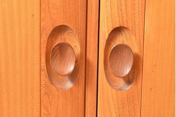 イギリスヴィンテージ　ERCOL(アーコール)　ニレ材製のキャビネット(カップボード、食器棚、収納棚、ビンテージ、飾り棚、陳列棚)(R-050208)